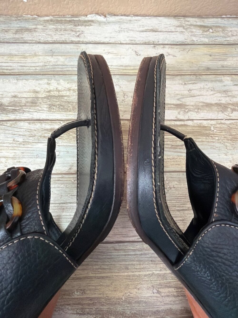 Frye Black Leather Thong Sandals Tortoise Chain Detail Women’s Sz 9 Pre-owned - Picture 9 of 14